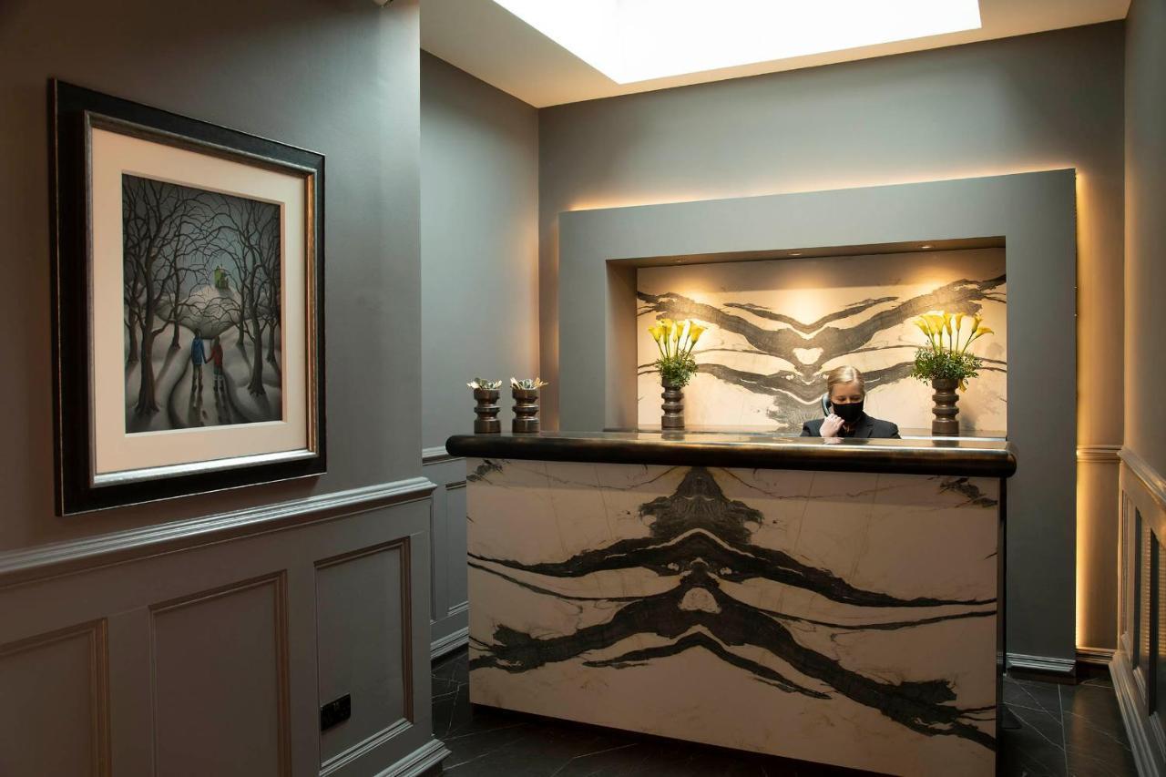 Fonab Castle Hotel Pitlochry Esterno foto Reception desk at The Riverview
