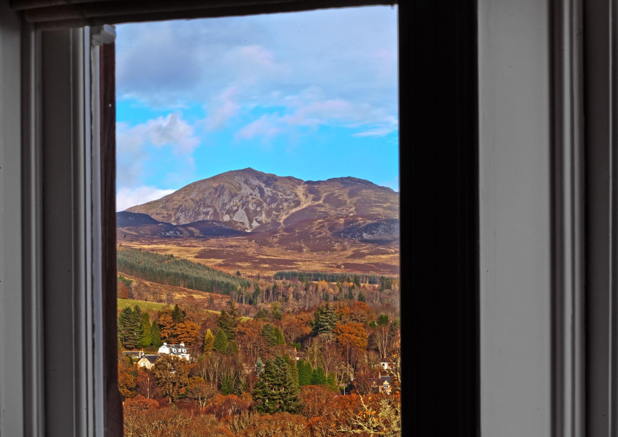 Fonab Castle Hotel Pitlochry Esterno foto View of the Black Mountain from the train