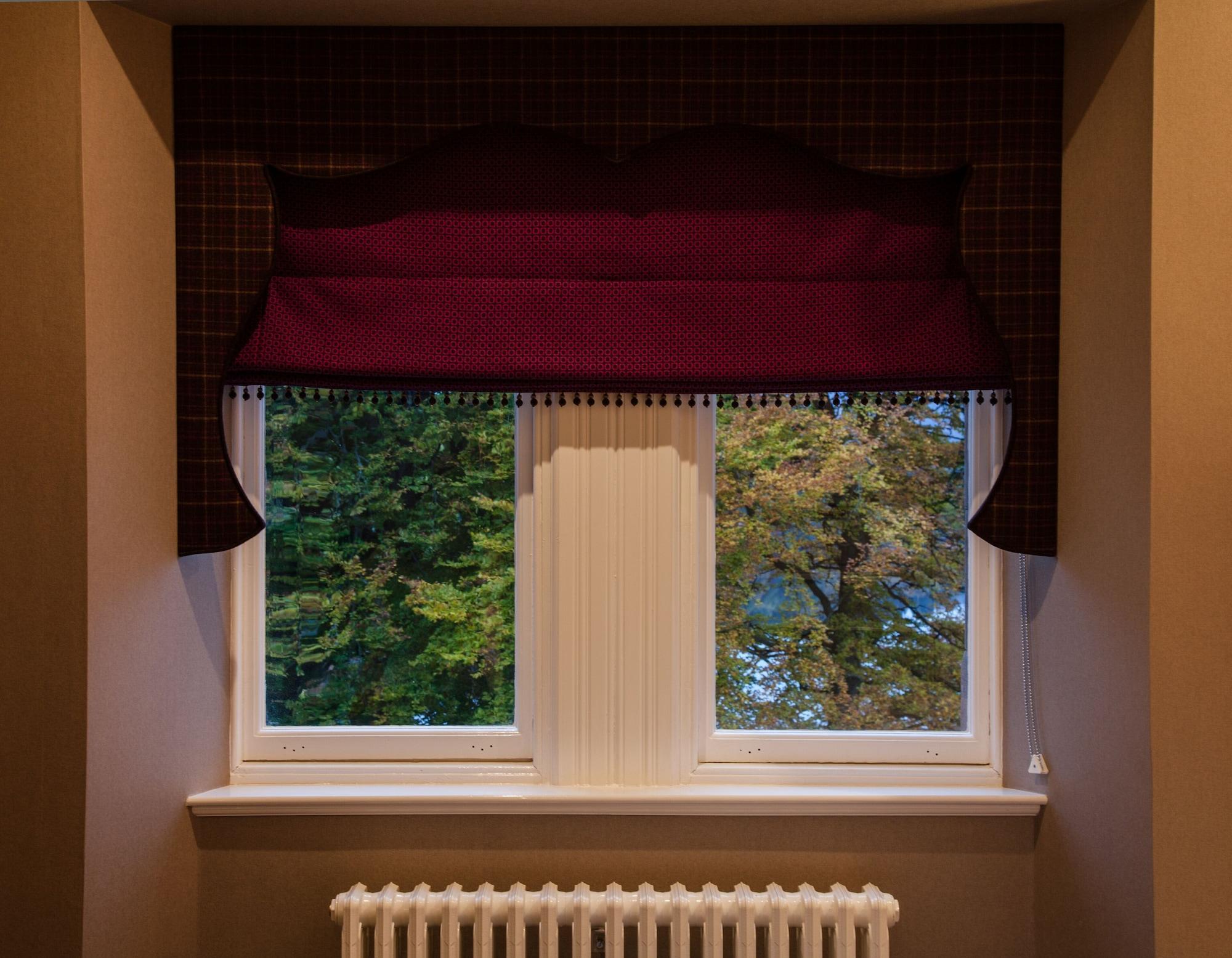 Fonab Castle Hotel Pitlochry Esterno foto A Roman blind