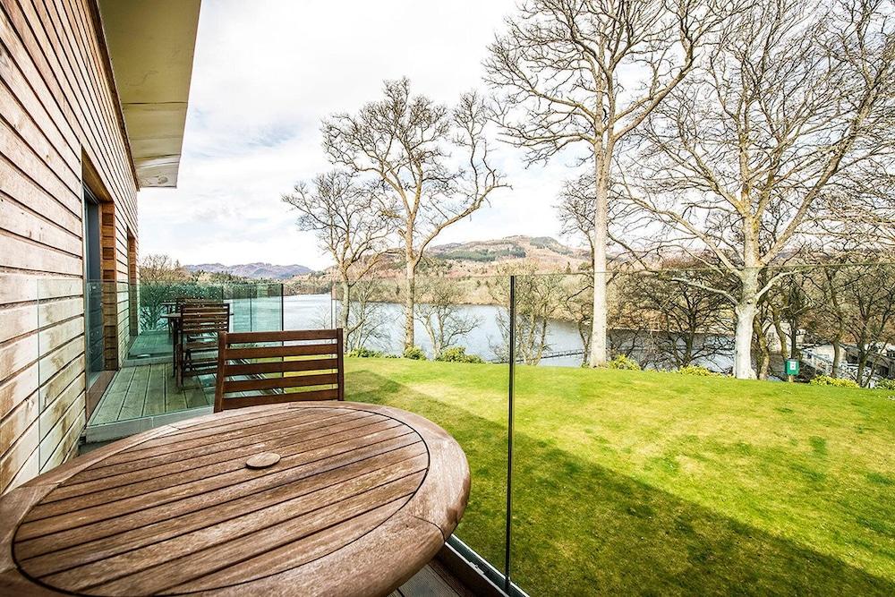 Fonab Castle Hotel Pitlochry Esterno foto The view from the balcony of a two-bedroom apartment