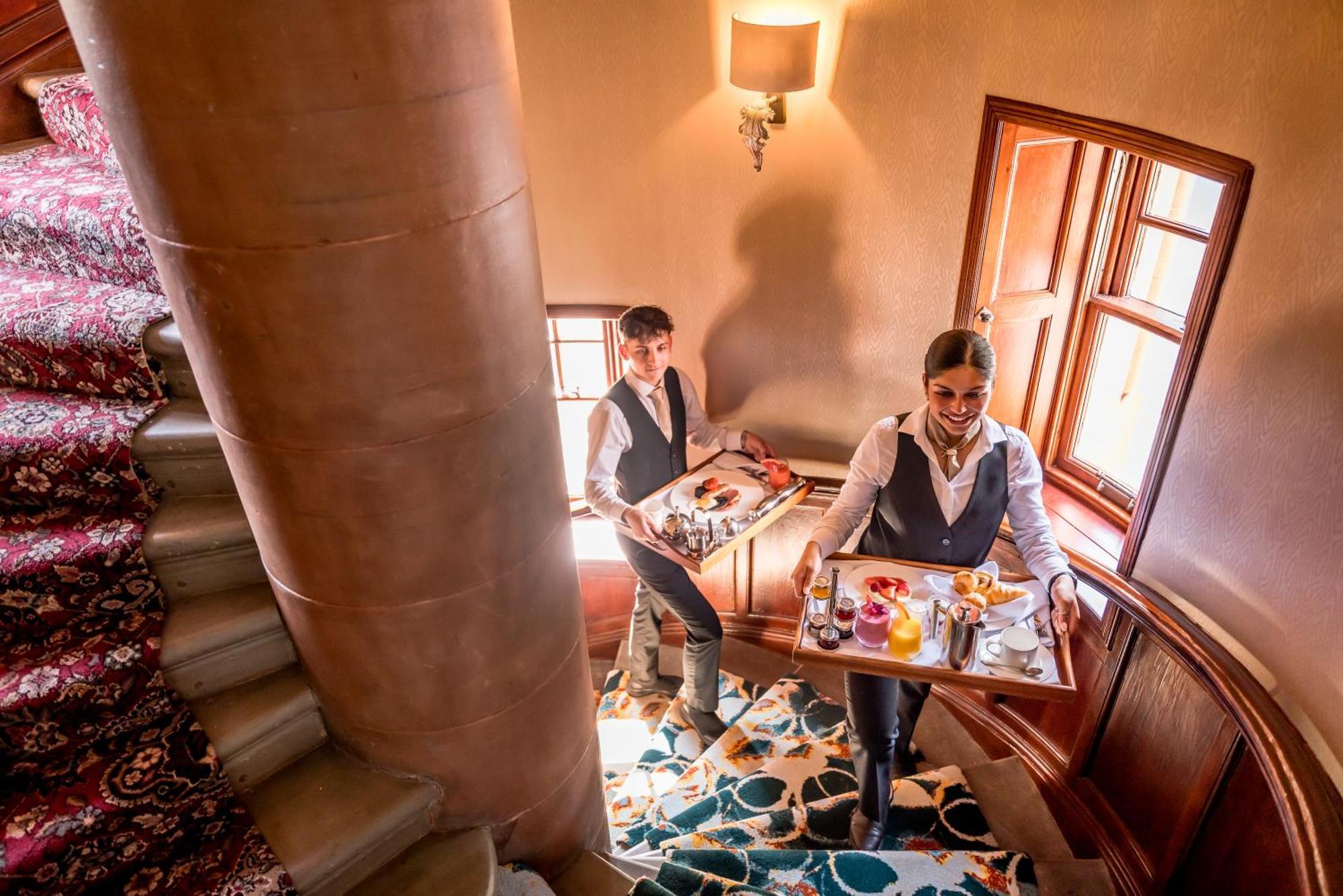 Fonab Castle Hotel Pitlochry Esterno foto Butlers at work